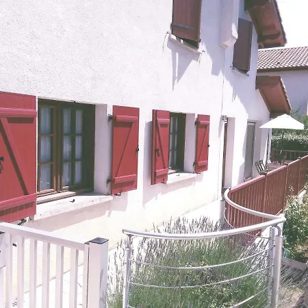 3 Allée De L'orée Du *