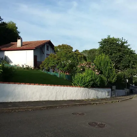 3 Allée De L'orée Du *