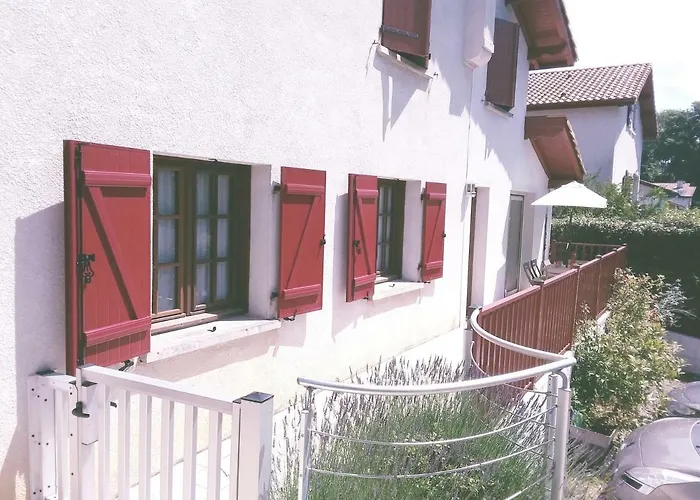 3 Allee De L'oree Du *