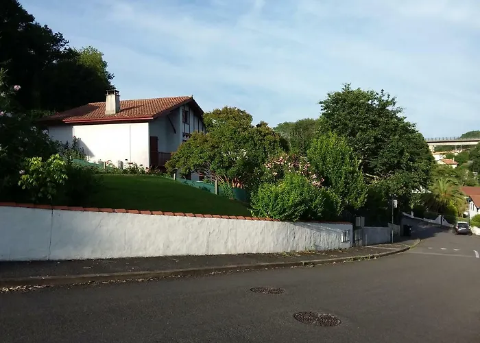 3 Allee De L'oree Du *